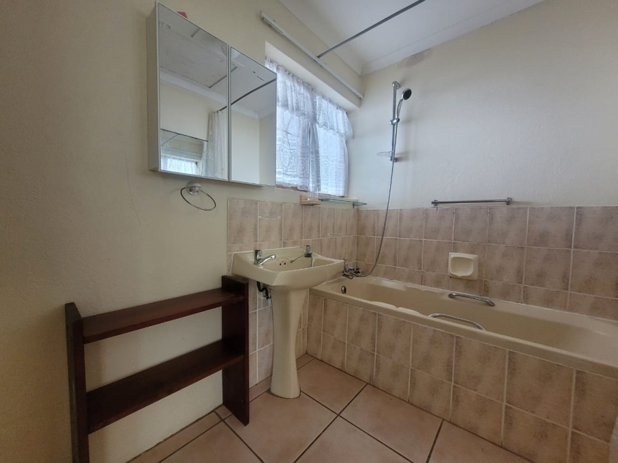 3 Bedroom Property for Sale in Paradise Beach Eastern Cape